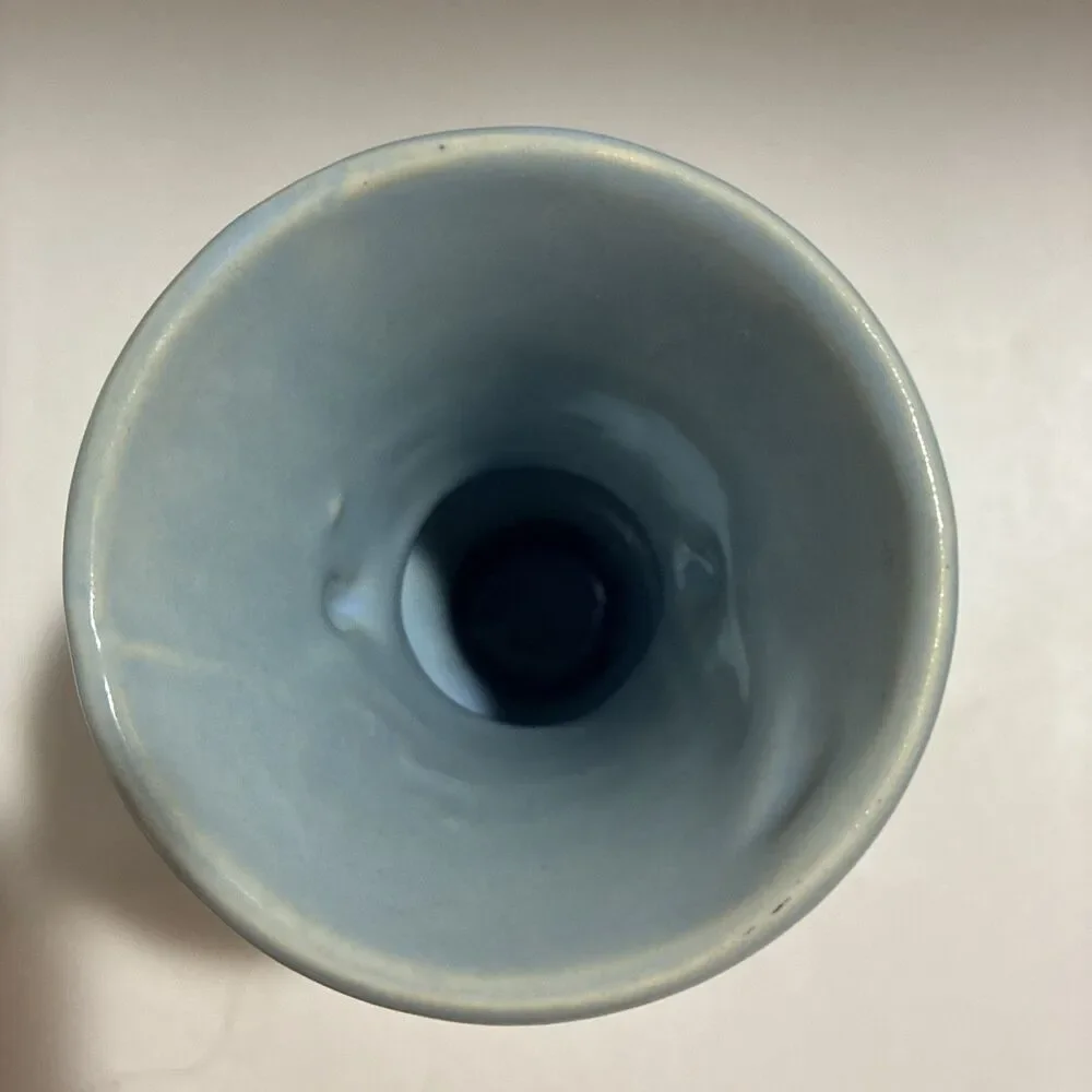Vtg Baby Blue SHAWNEE 2 Handle Pedestal Vase 5" Tall - Picture 3 of 7